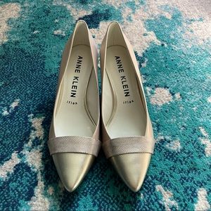 Anne Klein Iflex Kitten Heels Size 9